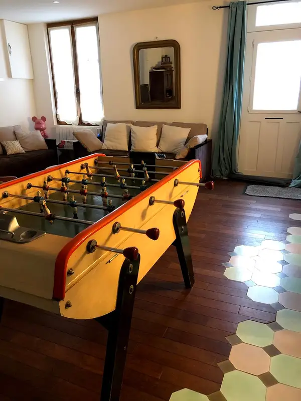 Baby-foot vintage dans le salon