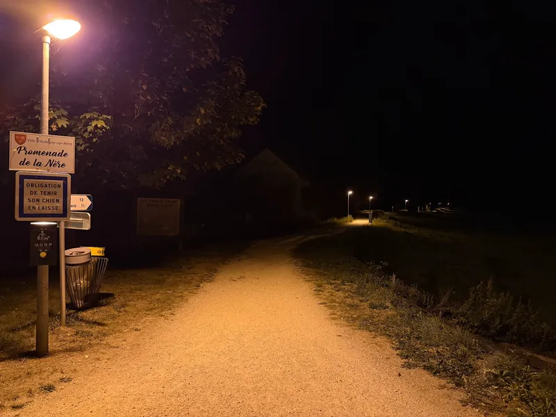 Promenade le long de la Nère à Aubigny-sur-Nère